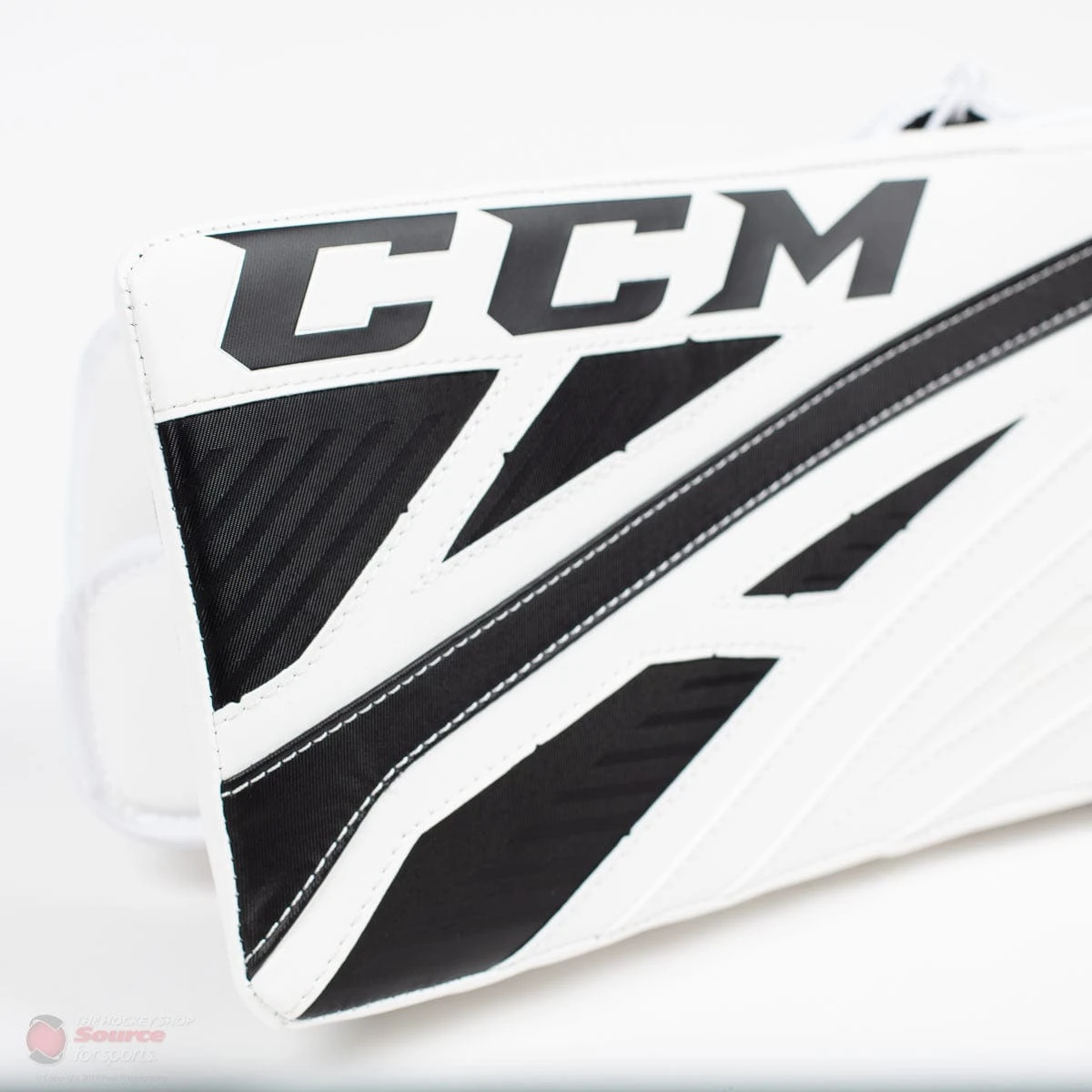 CCM Extreme Flex E4.9 Intermediate Goalie Blocker - Source Exclusive 3 CCM Extreme Flex E4.9 Intermediate Goalie Blocker - Source Exclusive - Image 3