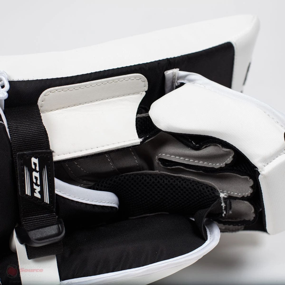 CCM Extreme Flex E4.9 Intermediate Goalie Blocker - Source Exclusive 6 CCM Extreme Flex E4.9 Intermediate Goalie Blocker - Source Exclusive - Image 6