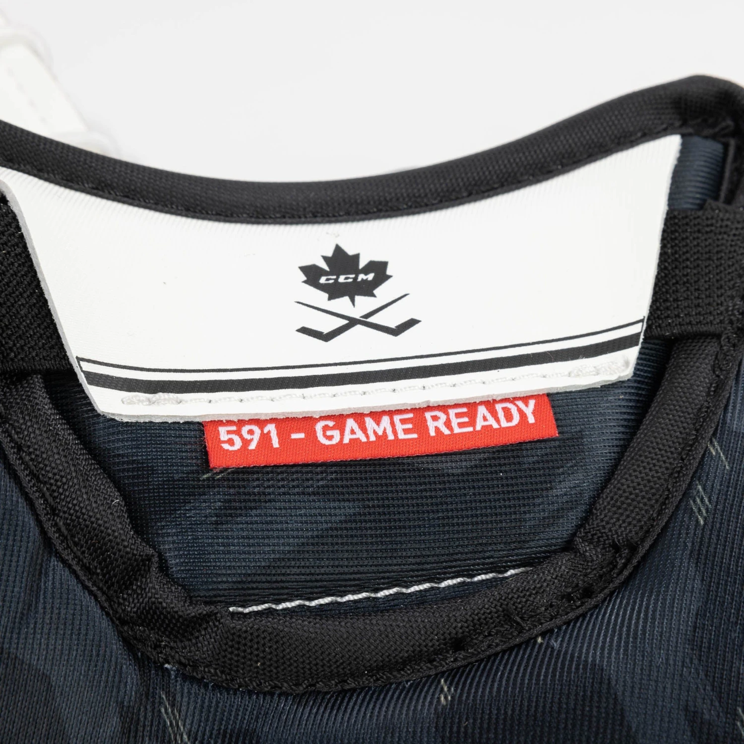 CCM Axis 2.9 Senior Goalie Catcher 10 CCM Axis 2.9 Senior Goalie Catcher - Image 10