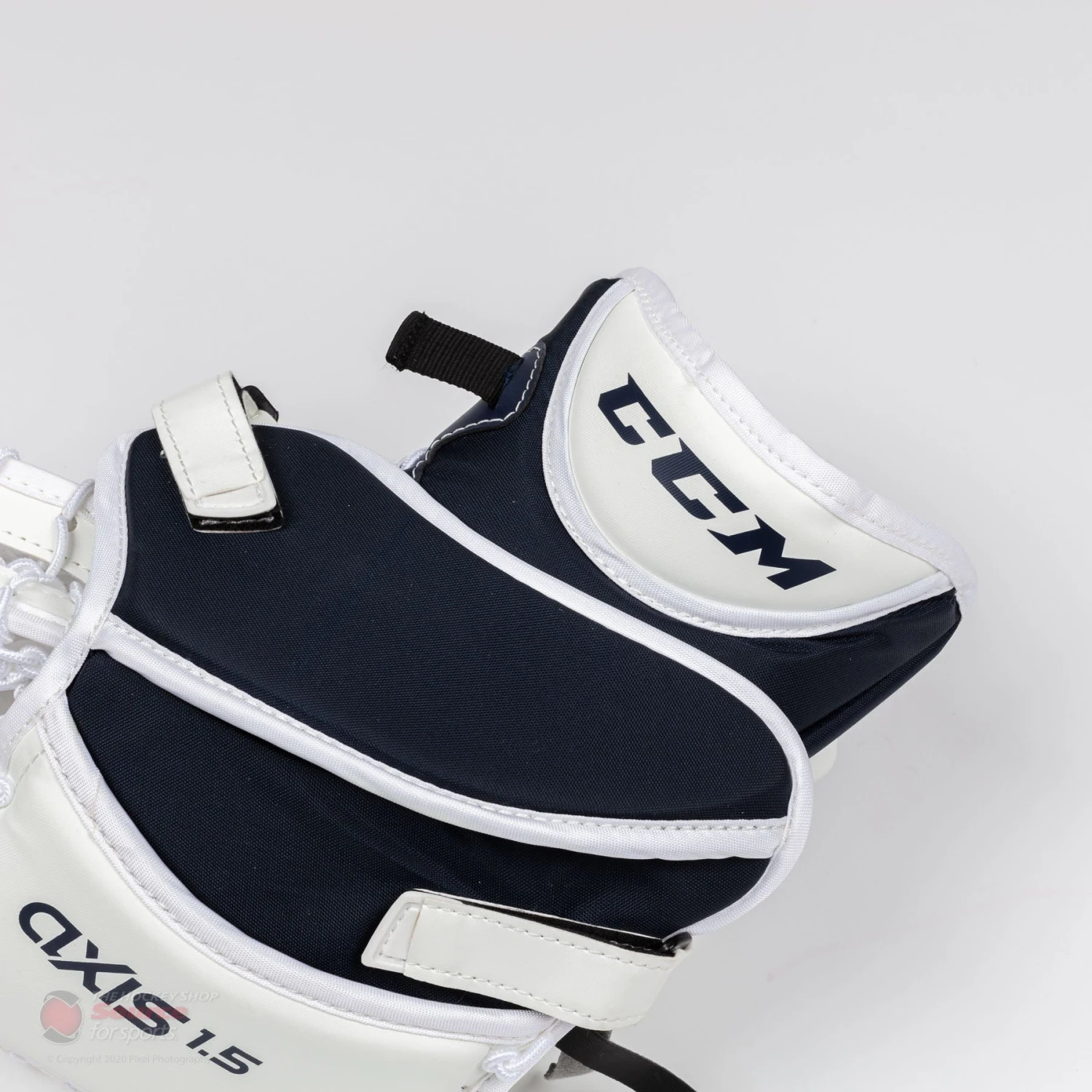 CCM Axis A1.5 Junior Goalie Catcher 9 CCM Axis A1.5 Junior Goalie Catcher - Image 9