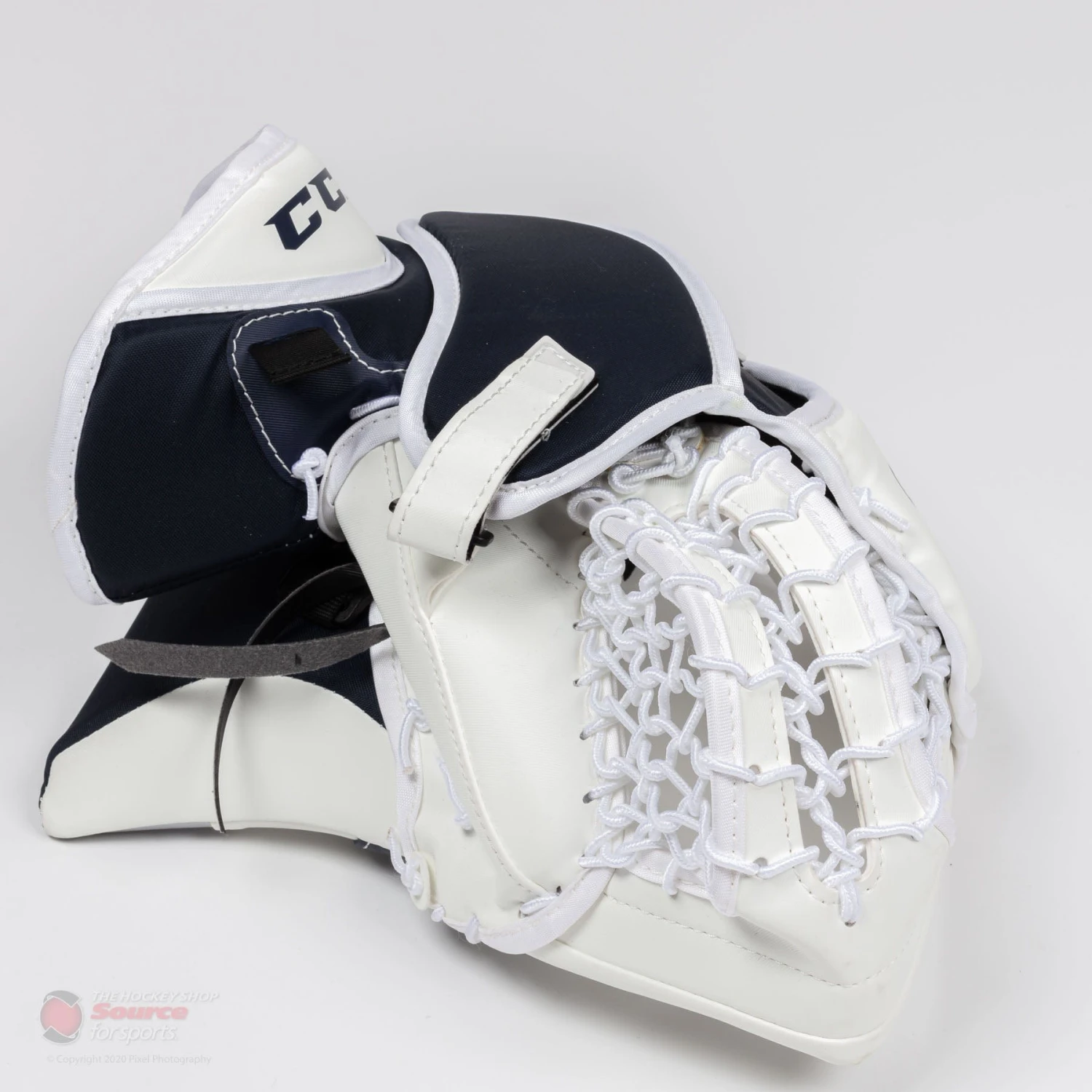 CCM Axis A1.5 Junior Goalie Catcher 7 CCM Axis A1.5 Junior Goalie Catcher - Image 7