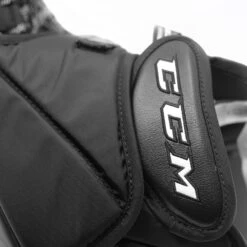 CCM Extreme Flex 5 Senior Goalie Catcher - 580 Break Angle 21 CCM Extreme Flex 5 Senior Goalie Catcher - 580 Break Angle -Ccm ccm catchers ccm extreme flex 5 senior goalie catcher 580 break angle 28808150417474