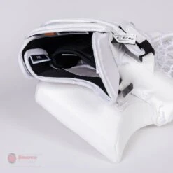 CCM Extreme Flex 5 Senior Goalie Catcher - 590 Break Angle -Ccm ccm catchers ccm extreme flex 5 senior goalie catcher 590 break angle white regular 28235111268418