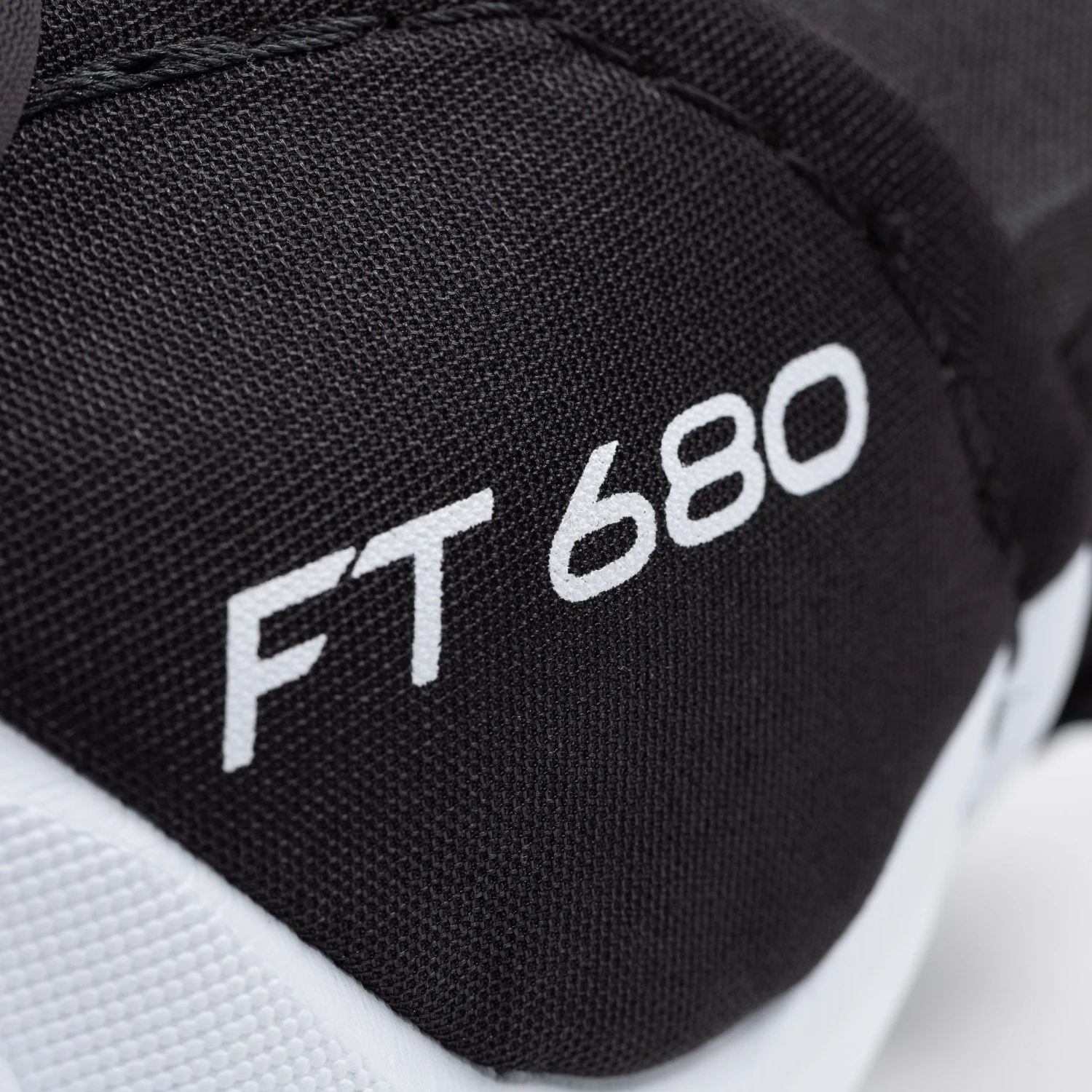 CCM Jetspeed FT680 Senior Hockey Elbow Pads 5 CCM Jetspeed FT680 Senior Hockey Elbow Pads - Image 5