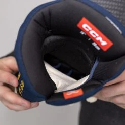 CCM Jetspeed FT680 Junior Hockey Gloves -Ccm ccm gloves ccm jetspeed ft680 junior hockey gloves 30397993517122