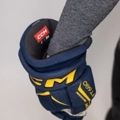 CCM Jetspeed FT680 Junior Hockey Gloves -Ccm ccm gloves ccm jetspeed ft680 junior hockey gloves 30397993615426