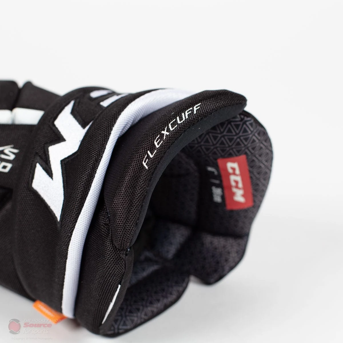 CCM Tacks 9080 Junior Hockey Gloves 4 CCM Tacks 9080 Junior Hockey Gloves - Image 4