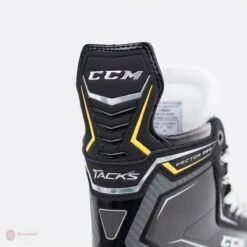 CCM Tacks Vector Pro Junior Skates (2018) 19 CCM Tacks Vector Pro Junior Skates (2018) -Ccm ccm hockey skates ccm tacks vector pro junior skates 2018 4566183084098