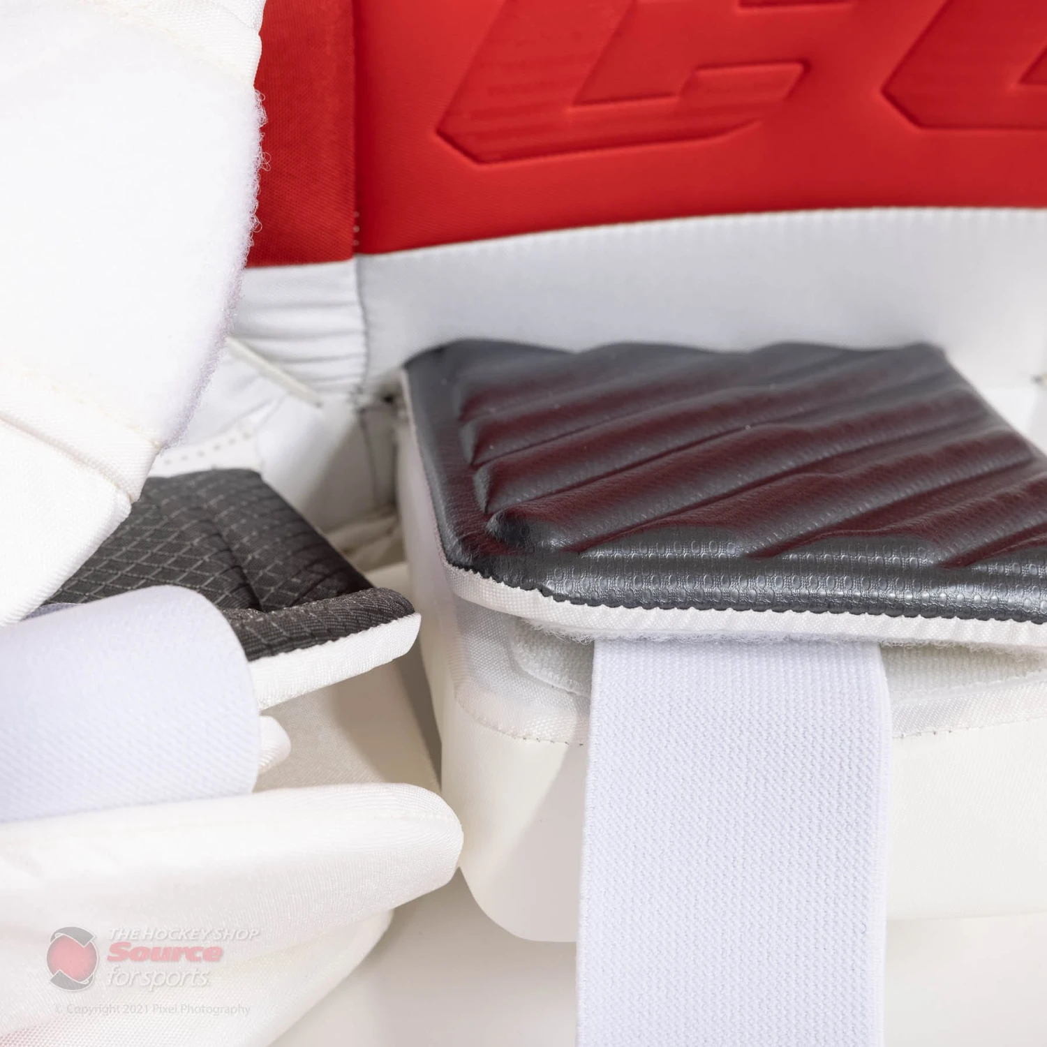 CCM Extreme Flex 5 Senior Goalie Leg Pads 14 CCM Extreme Flex 5 Senior Goalie Leg Pads - Image 14