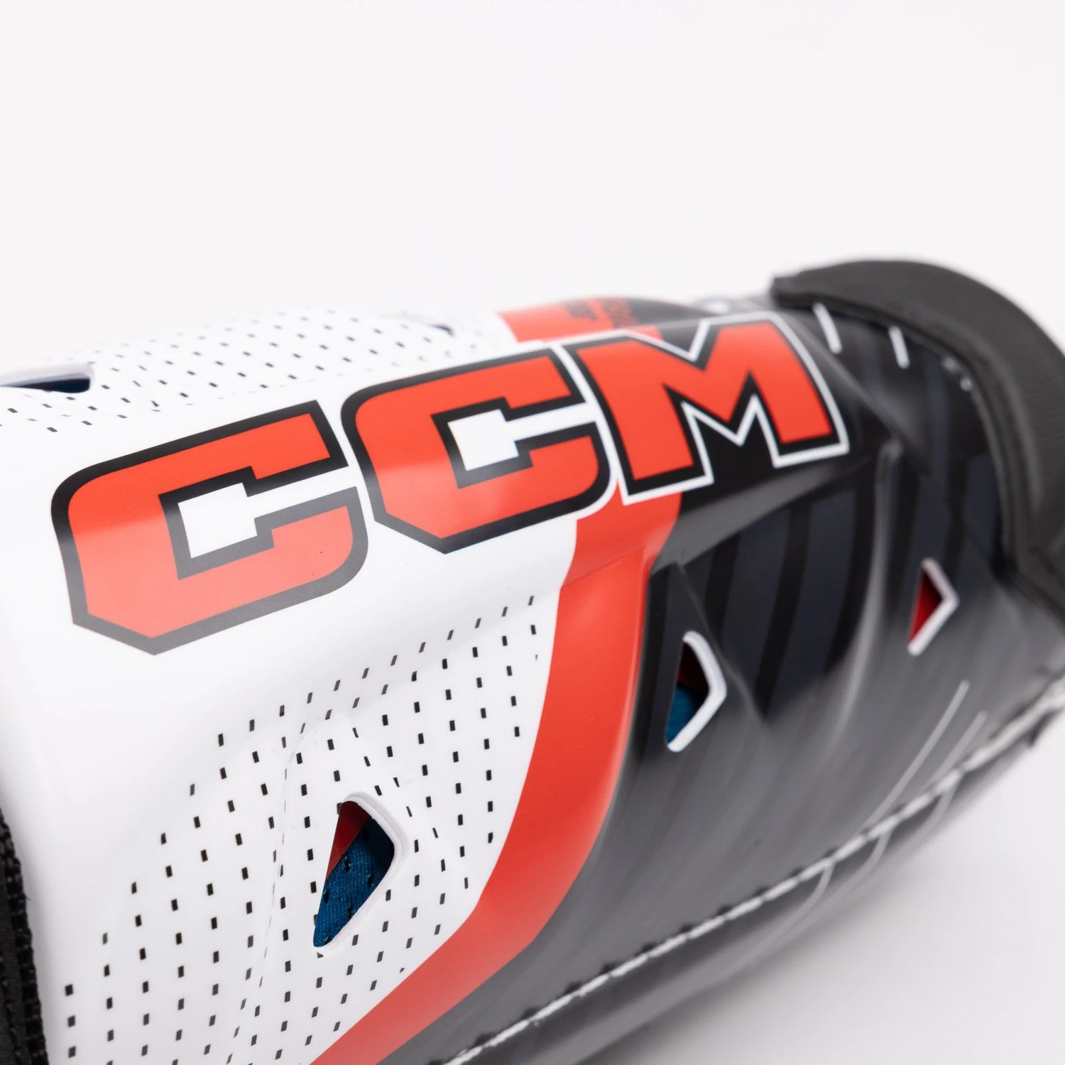CCM Jetspeed FT6 Pro Senior Hockey Shin Guards 7 CCM Jetspeed FT6 Pro Senior Hockey Shin Guards - Image 7