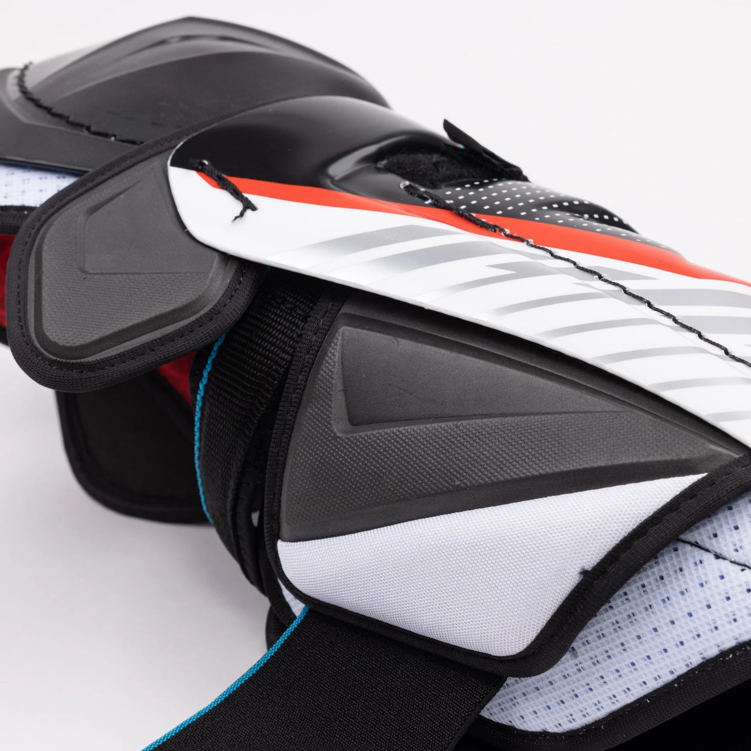 CCM Jetspeed FT6 Senior Hockey Shin Guards 5 CCM Jetspeed FT6 Senior Hockey Shin Guards - Image 5