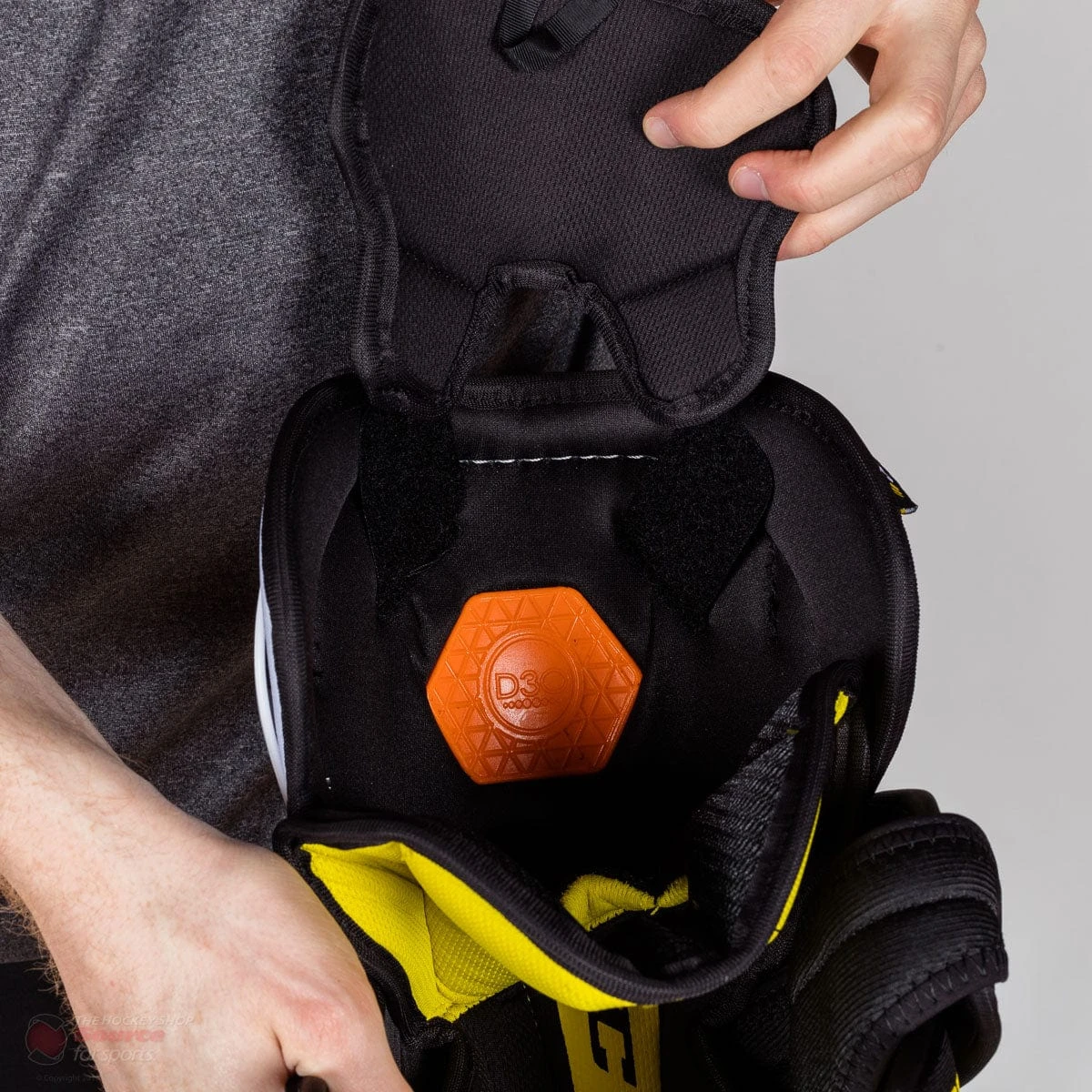 CCM Super Tacks AS1 Junior Hockey Shin Guards 13 CCM Super Tacks AS1 Junior Hockey Shin Guards - Image 13