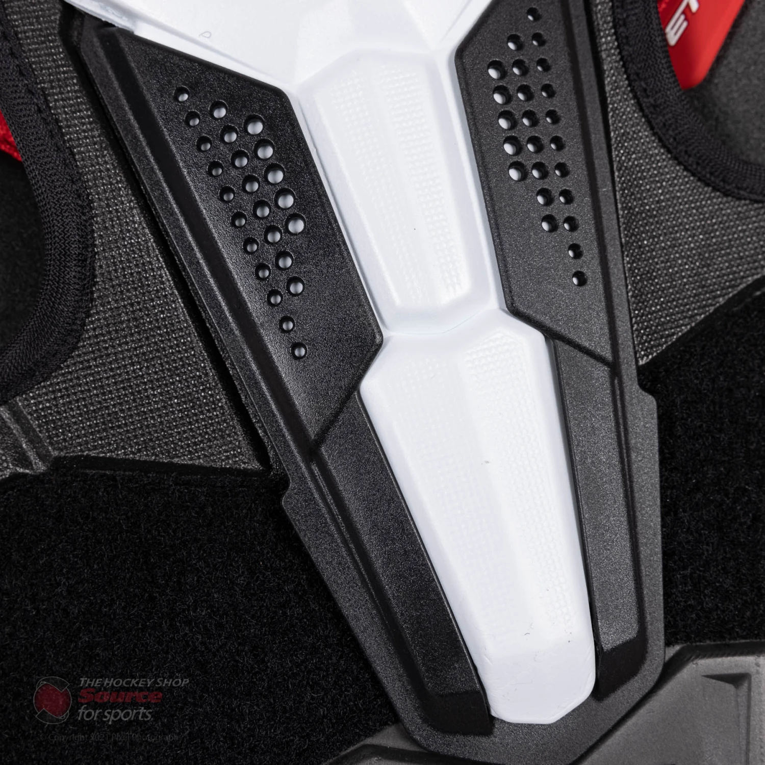 CCM Jetspeed FT4 Pro Senior Hockey Shoulder Pads 15 CCM Jetspeed FT4 Pro Senior Hockey Shoulder Pads - Image 15